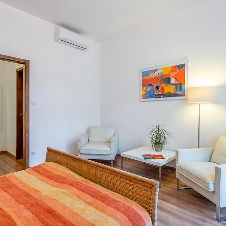Central Avenue Apartment Budapeste Exterior foto