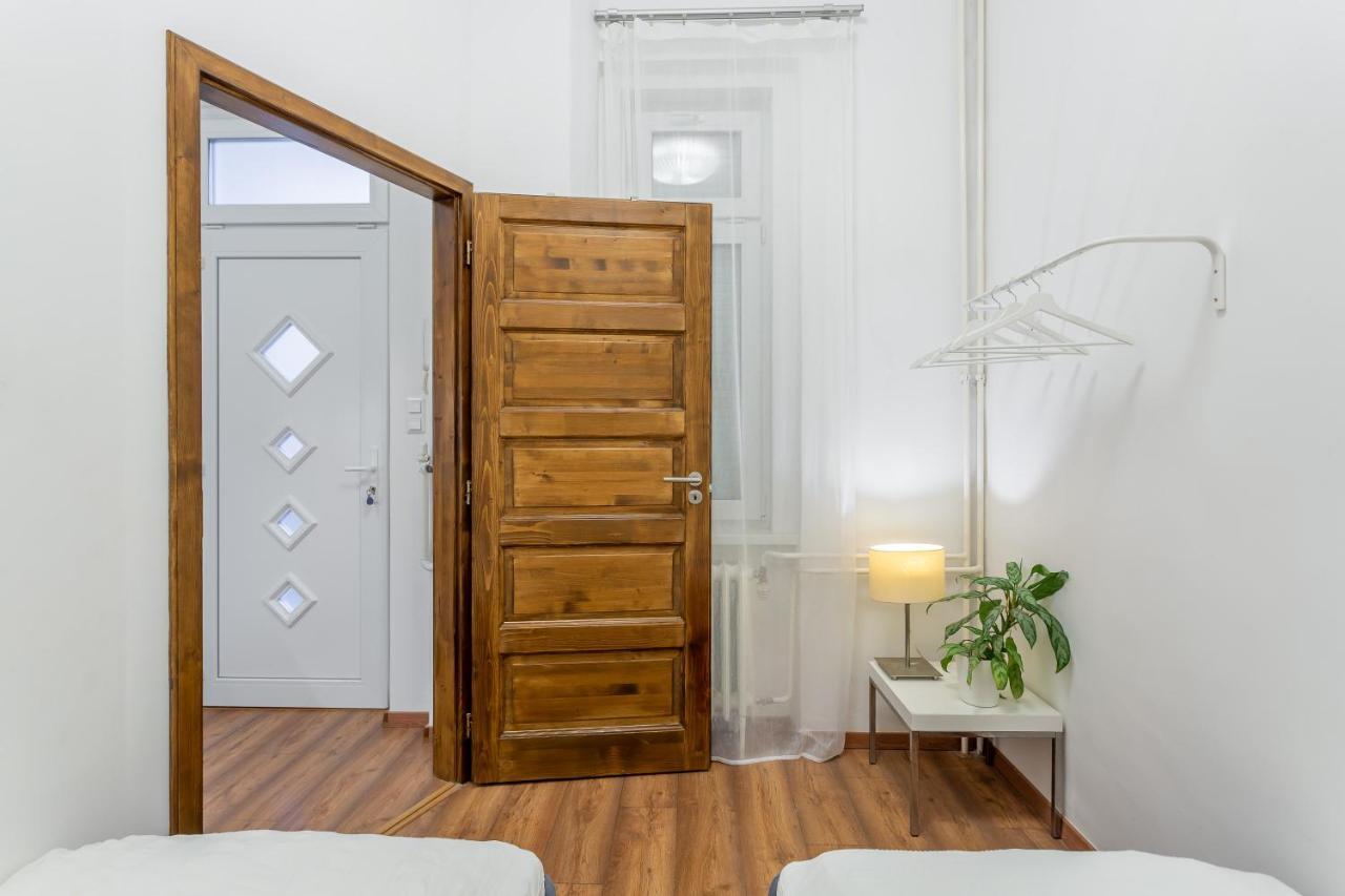 Central Avenue Apartment Budapeste Exterior foto