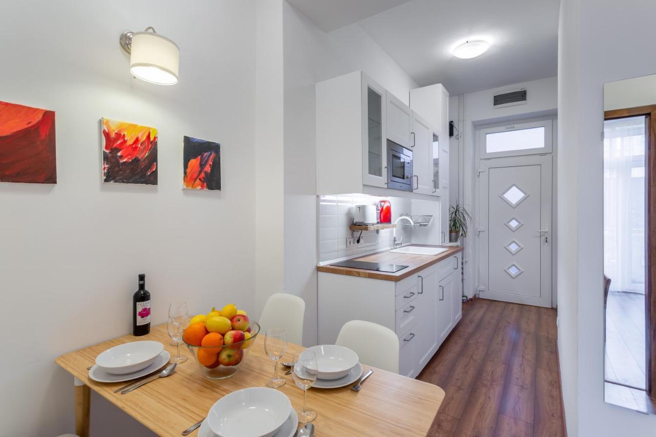Central Avenue Apartment Budapeste Exterior foto